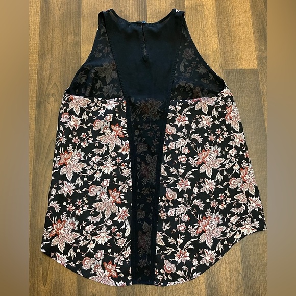 Express Black and Pink Floral Sleeveless Tank Top - Picture 4 of 6